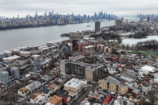 9060 Palisade Ave 1003, North Bergen Twp., NJ 07047