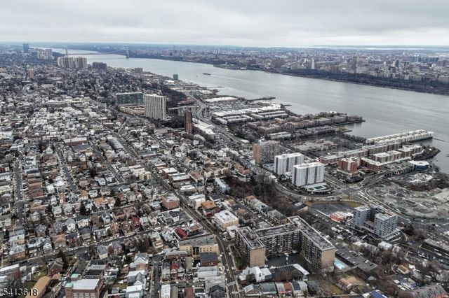 9060 Palisade Ave 1003, North Bergen Twp., NJ 07047