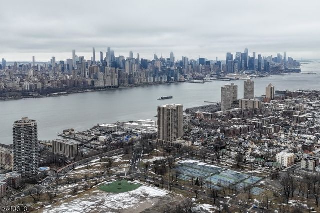 9060 Palisade Ave 1003, North Bergen Twp., NJ 07047