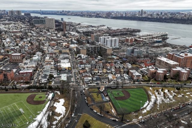 9060 Palisade Ave 1003, North Bergen Twp., NJ 07047