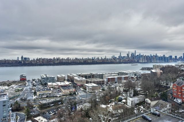 9060 Palisade Ave 1003, North Bergen Twp., NJ 07047