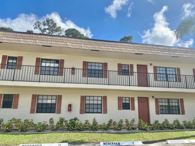 4325 Oak Terrace Drive, Greenacres, FL 33463