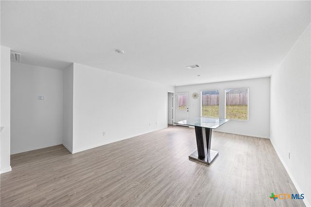 512 Texas Angel Way, Jarrell, TX 76537