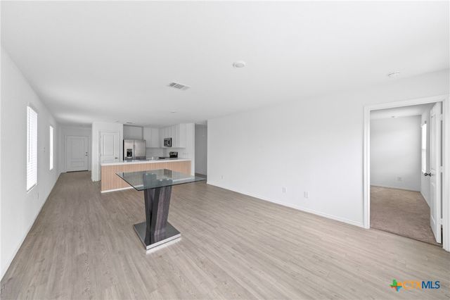 512 Texas Angel Way, Jarrell, TX 76537