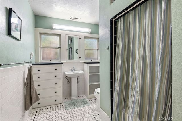 231 Lincoln Avenue, Pomona, CA 91767