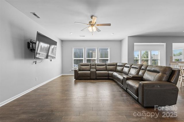 11021 Crane Creek Drive, Charlotte, NC 28278