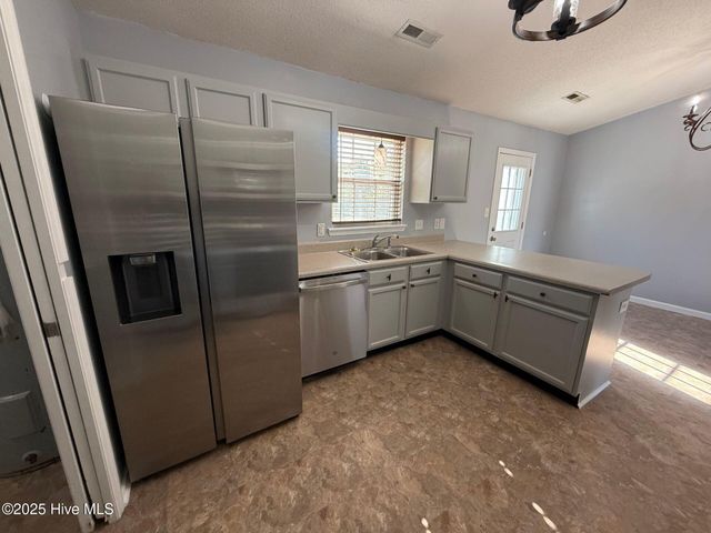 203 Angie Court, Richlands, NC 28574