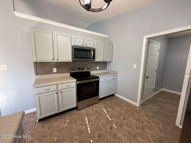 203 Angie Court, Richlands, NC 28574