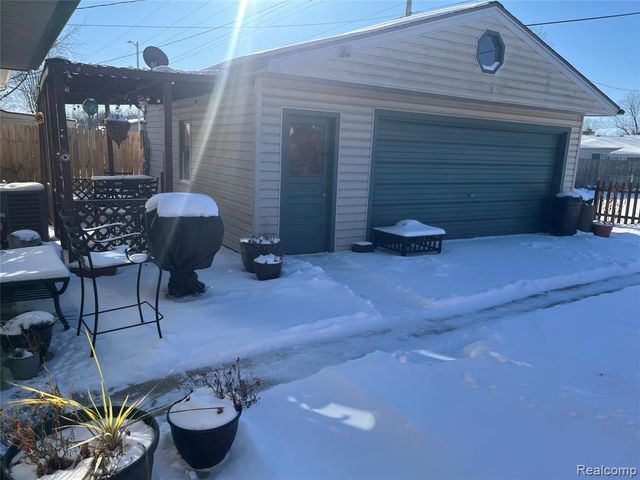 13560 Aston Street, Romulus, MI 48174