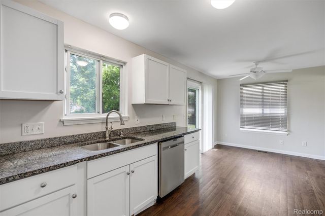 244 Chandler Street, Pontiac, MI 48342