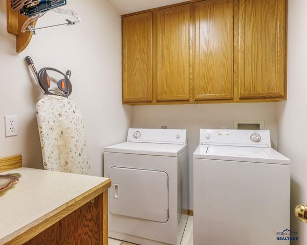 1150 DUFFER DR, Rapid City, SD 57702