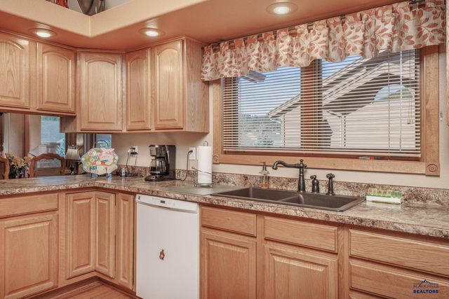 1150 DUFFER DR, Rapid City, SD 57702