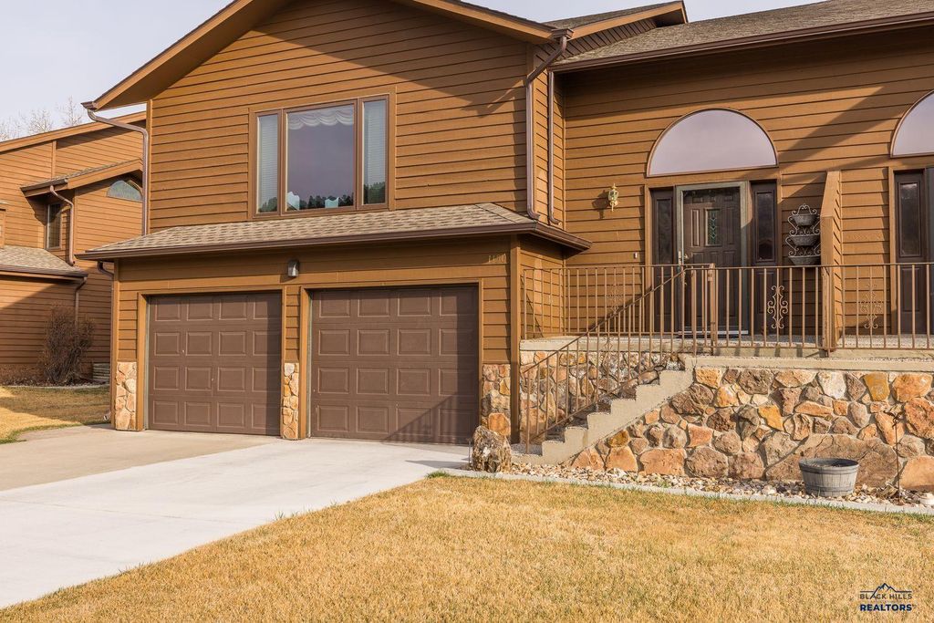 1150 DUFFER DR, Rapid City, SD 57702