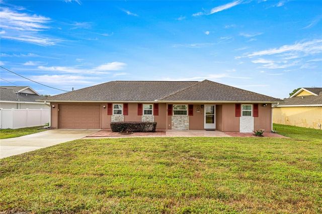 10 HEMLOCK RADIAL, Ocala, FL 34472