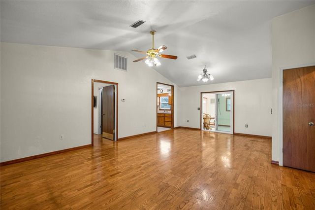 10 HEMLOCK RADIAL, Ocala, FL 34472