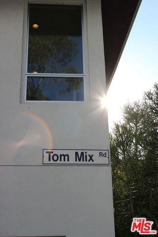 2210 Tom Mix Road, Los Angeles, CA 90026