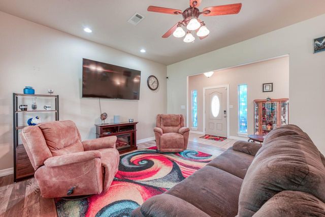 121 W Cedar ST, Granite Shoals, TX 78654