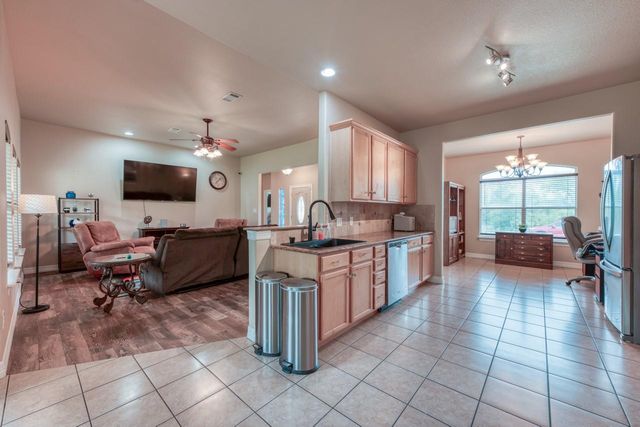 121 W Cedar ST, Granite Shoals, TX 78654