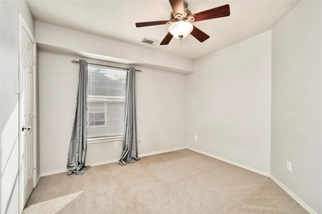 62 E Stedhill Loop, Conroe, TX 77384