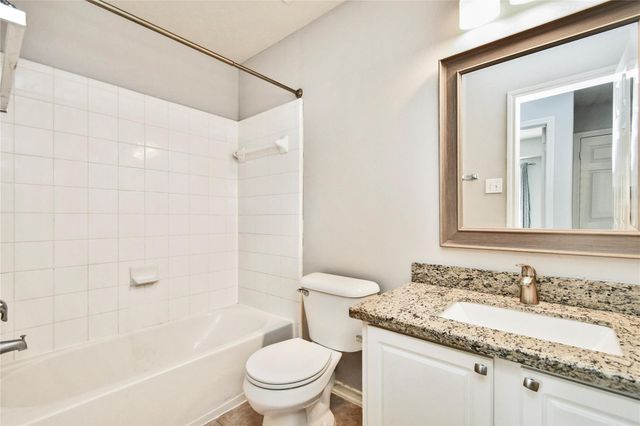 62 E Stedhill Loop, Conroe, TX 77384