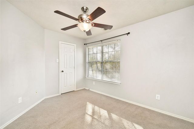 62 E Stedhill Loop, Conroe, TX 77384