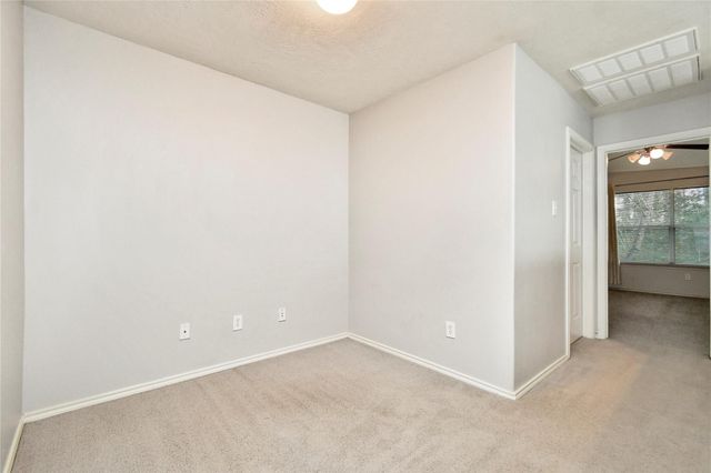 62 E Stedhill Loop, Conroe, TX 77384