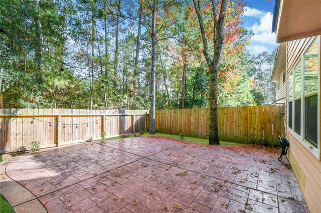 62 E Stedhill Loop, Conroe, TX 77384