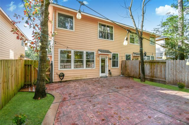 62 E Stedhill Loop, Conroe, TX 77384