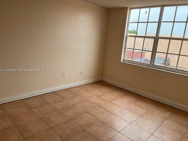 4250 W 11th Ln 43, Hialeah, FL 33012