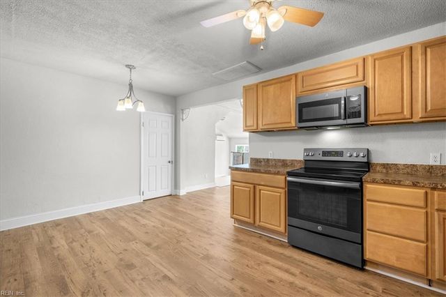 5824 Beechwalk DR, Virginia Beach, VA 23464