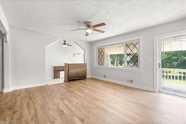 5824 Beechwalk DR, Virginia Beach, VA 23464