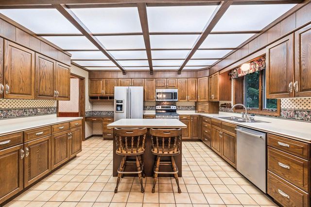 4240 COUNTY ROAD R, Stevens Point, WI 54482