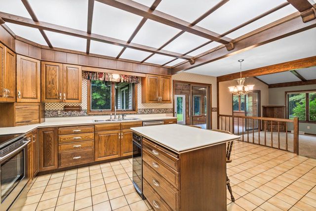 4240 COUNTY ROAD R, Stevens Point, WI 54482