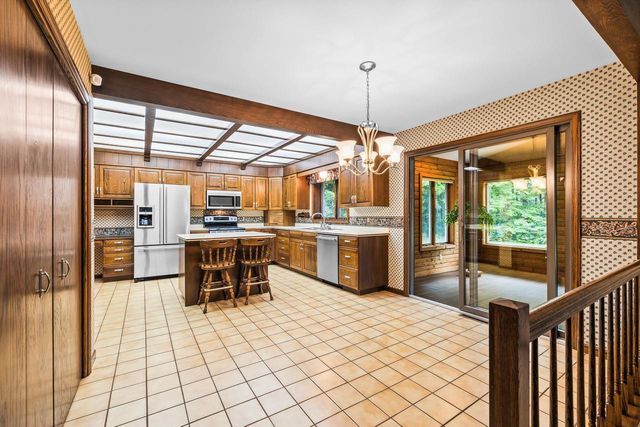 4240 COUNTY ROAD R, Stevens Point, WI 54482