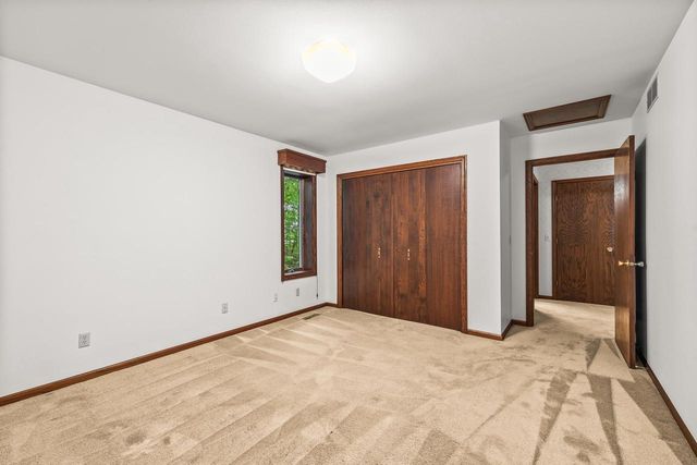 4240 COUNTY ROAD R, Stevens Point, WI 54482
