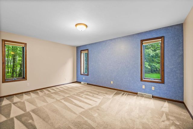 4240 COUNTY ROAD R, Stevens Point, WI 54482