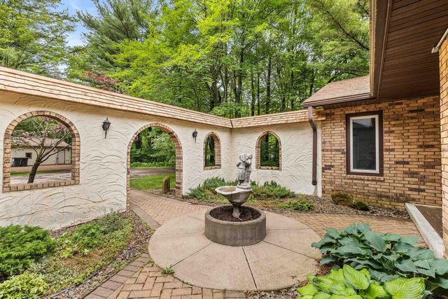 4240 COUNTY ROAD R, Stevens Point, WI 54482