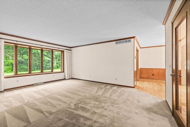 4240 COUNTY ROAD R, Stevens Point, WI 54482