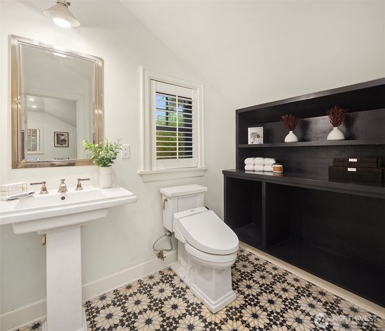 1060 Spruce Street, Edmonds, WA 98020