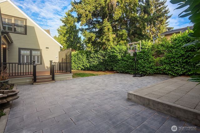 1060 Spruce Street, Edmonds, WA 98020