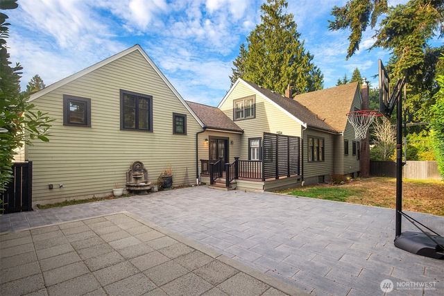 1060 Spruce Street, Edmonds, WA 98020