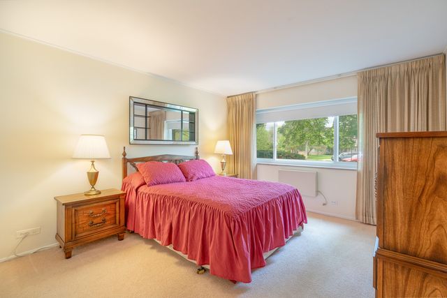 320 Claymoor Road 1C, Hinsdale, IL 60521