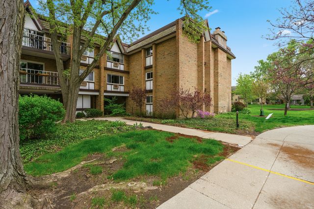 320 Claymoor Road 1C, Hinsdale, IL 60521