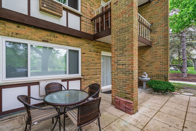320 Claymoor Road 1C, Hinsdale, IL 60521