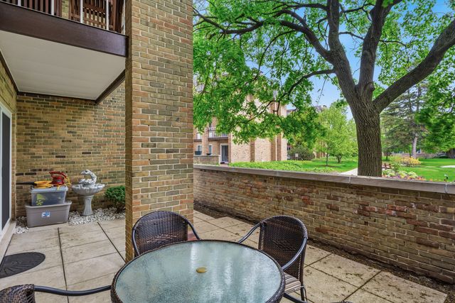 320 Claymoor Road 1C, Hinsdale, IL 60521
