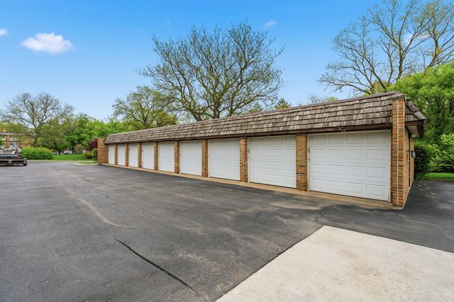 320 Claymoor Road 1C, Hinsdale, IL 60521