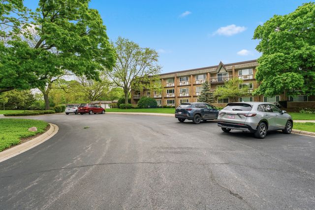 320 Claymoor Road 1C, Hinsdale, IL 60521