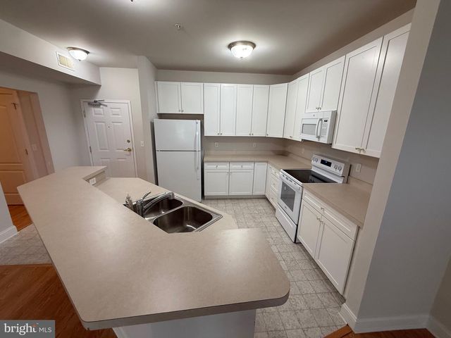3000-UNIT FOUNTAINVIEW CIR #3204, Newark, DE 19713