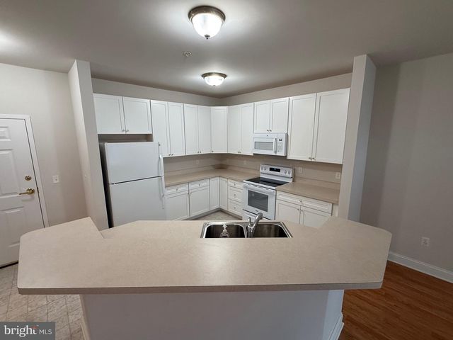 3000-UNIT FOUNTAINVIEW CIR #3204, Newark, DE 19713