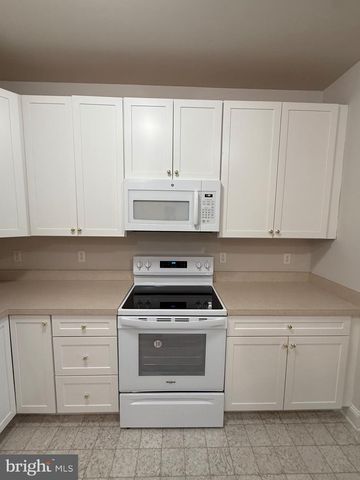3000-UNIT FOUNTAINVIEW CIR #3204, Newark, DE 19713